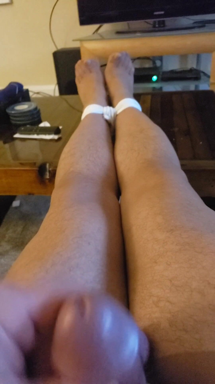 Nyronic: Orgasme ruiné, masturbation attachée dans des collants