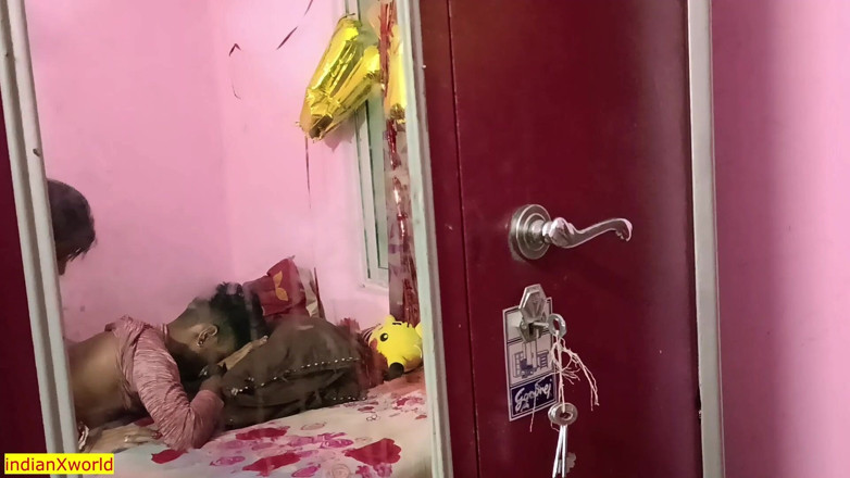 Indian Xshot: Hete stiefmoeder leert stiefzoon neuken