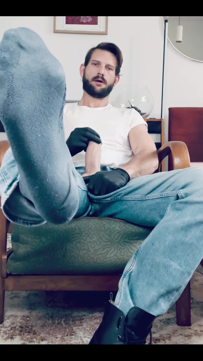 BohemianBoy: Lateks na moich rękach, skóra na stopach