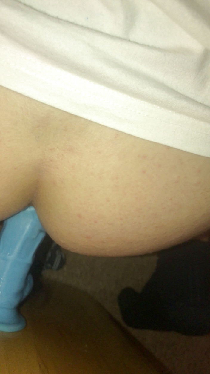 Sweethole: Ti mostgo il mio culo da sissy ed un dildo...