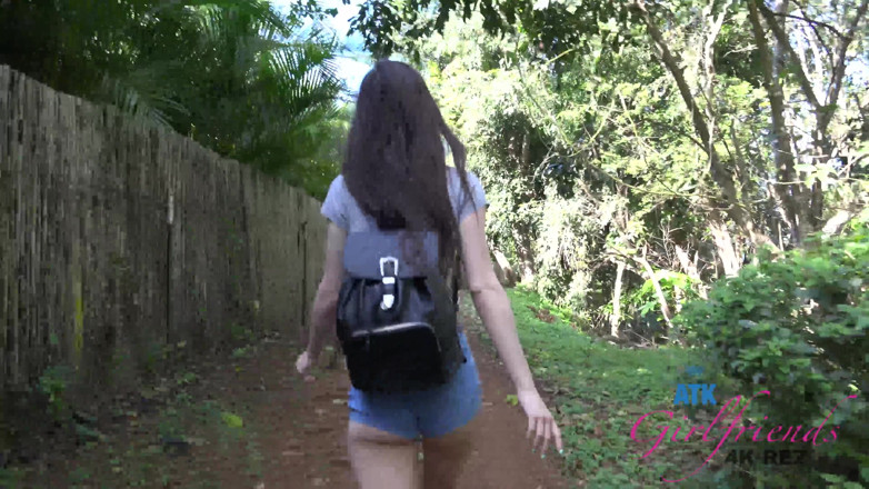 ATK Fans (Girlfriends): Vacanță virtuală în Hawaii cu Ariel Grace 10/12
