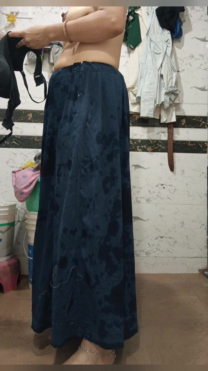 Priyahot77: Priya bhabi domaltmalı video