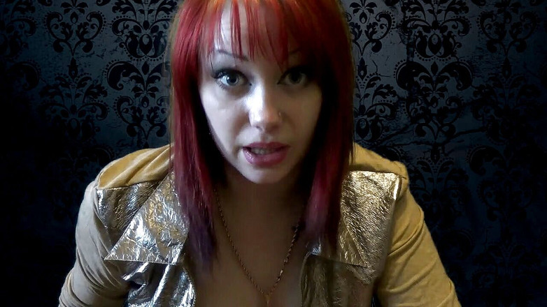 Goddess Misha Goldy: Suce et lèche mes talons hauts ou je vais les...