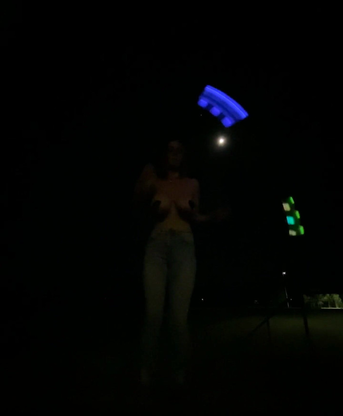 April Sparx: Poi sin un top