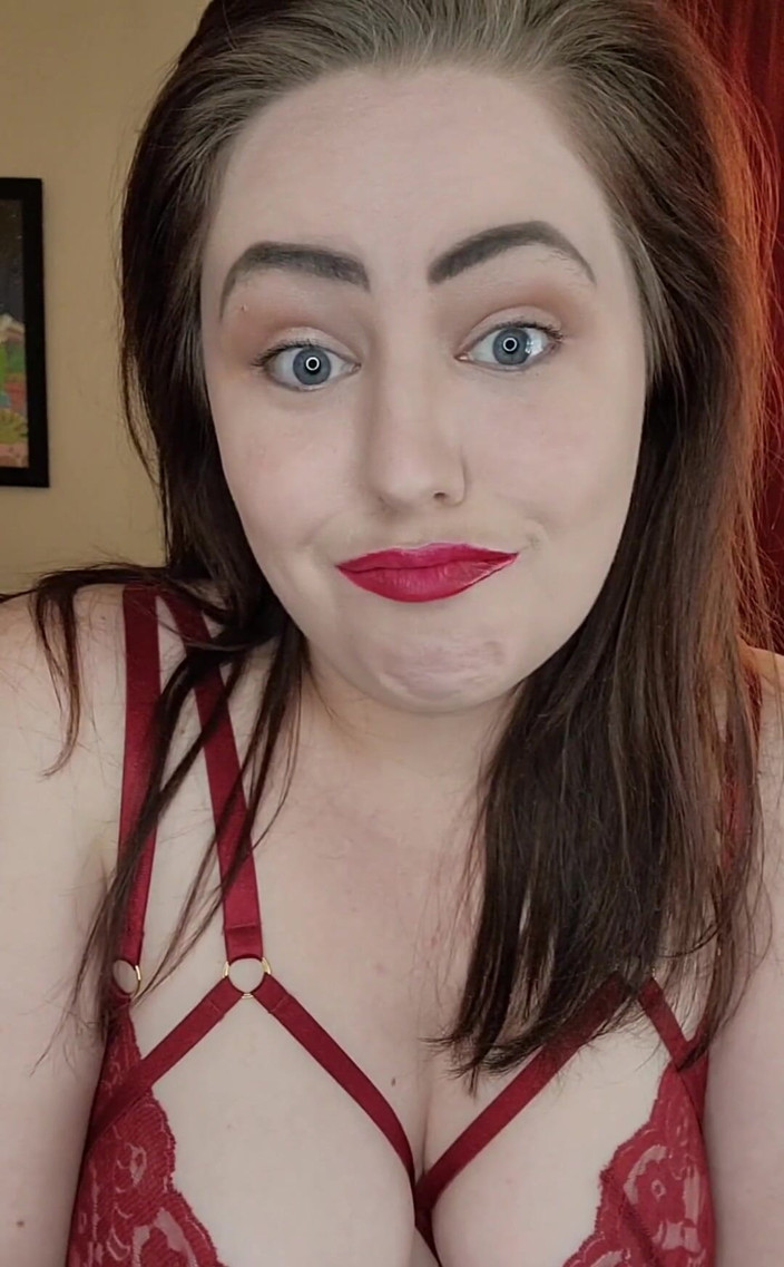 KinkyKatie: 이번 주 꼬임 : 보지 냄새!