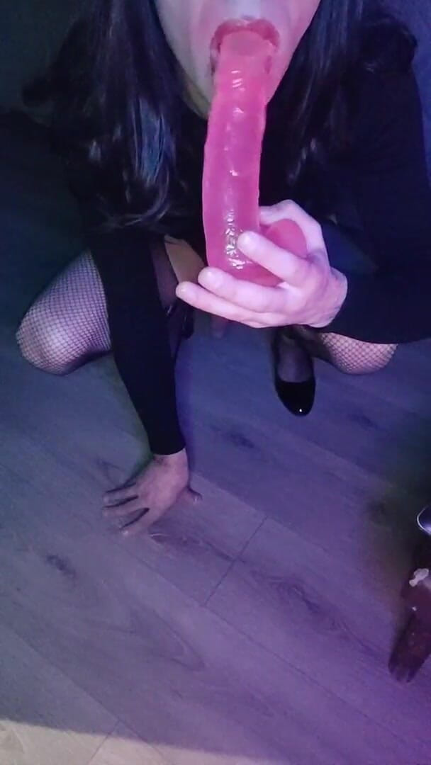 Lana Cross: Sex i svart
