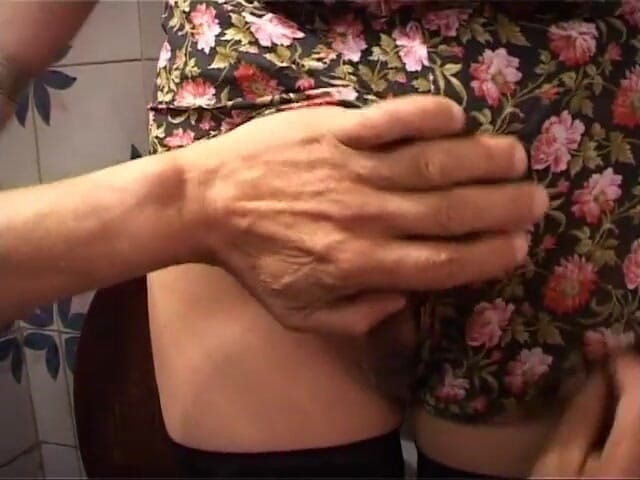 Milf in Love: Moja macocha brudne sekrety!! Brudne opowieści przodków!!