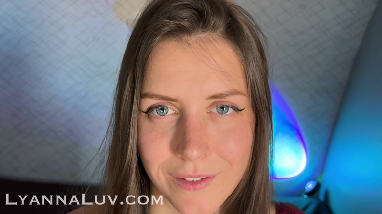 Lyanna Luv: Ik weet dat je een door pik geobsedeerde hoer bent