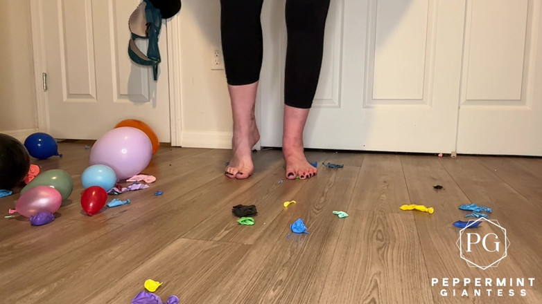 Peppermint Giantess: Adakah Ia Pop!? Gergasi Kaki Vs Belloon Barefoot, Sandal, Vans...