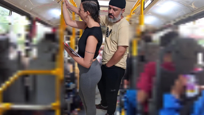 Gabi SweetCouplesStories: kaamuk chhaatra ko bas men viry milta hai