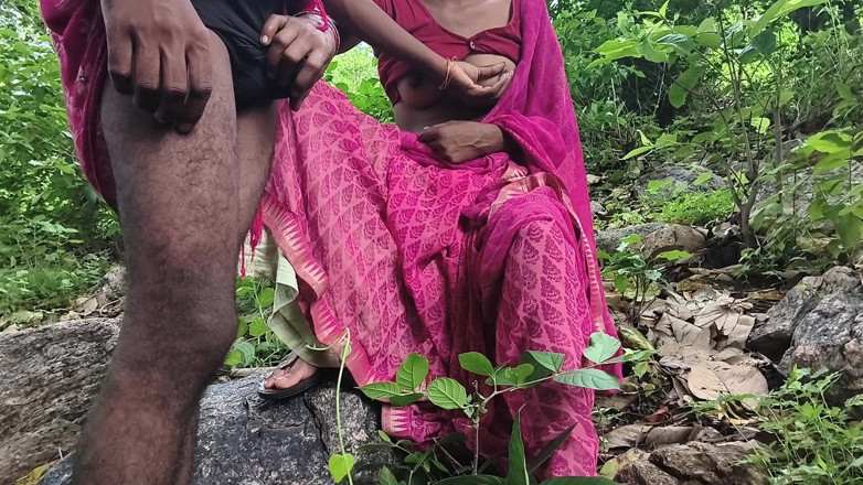 Poonambhabhi village: Я трахаю свою жену в джунглях