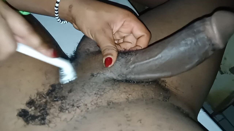 Bad boy studio: Elle rase ma grosse bite noire puis la baise, partie 3