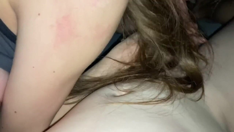 MaybeNatty: Cette belle ado adore sucer ma bite mouillée doucement et...