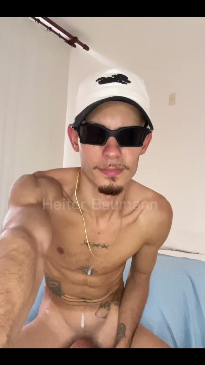 Heitor Bauman OFC: Acabei De Chegar Em Casa Da Academia... Respirou Fundo Nas...