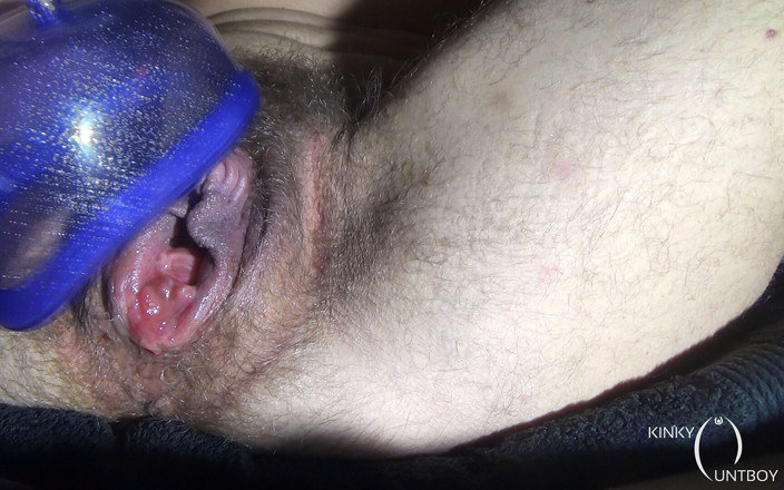 FTM Kinky cuntboy: Figa pelosa da donna a uomo pompata per la prima...