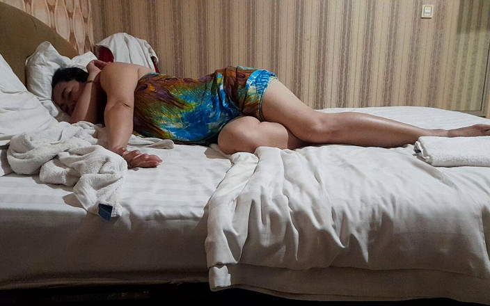 House wife: Un black chanceux baise une veuve, creampie si fort
