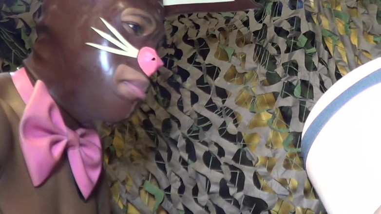Gaybareback: Dziwka francuski twink zerżnięta na oklep przez FunnyBunny czarny z...