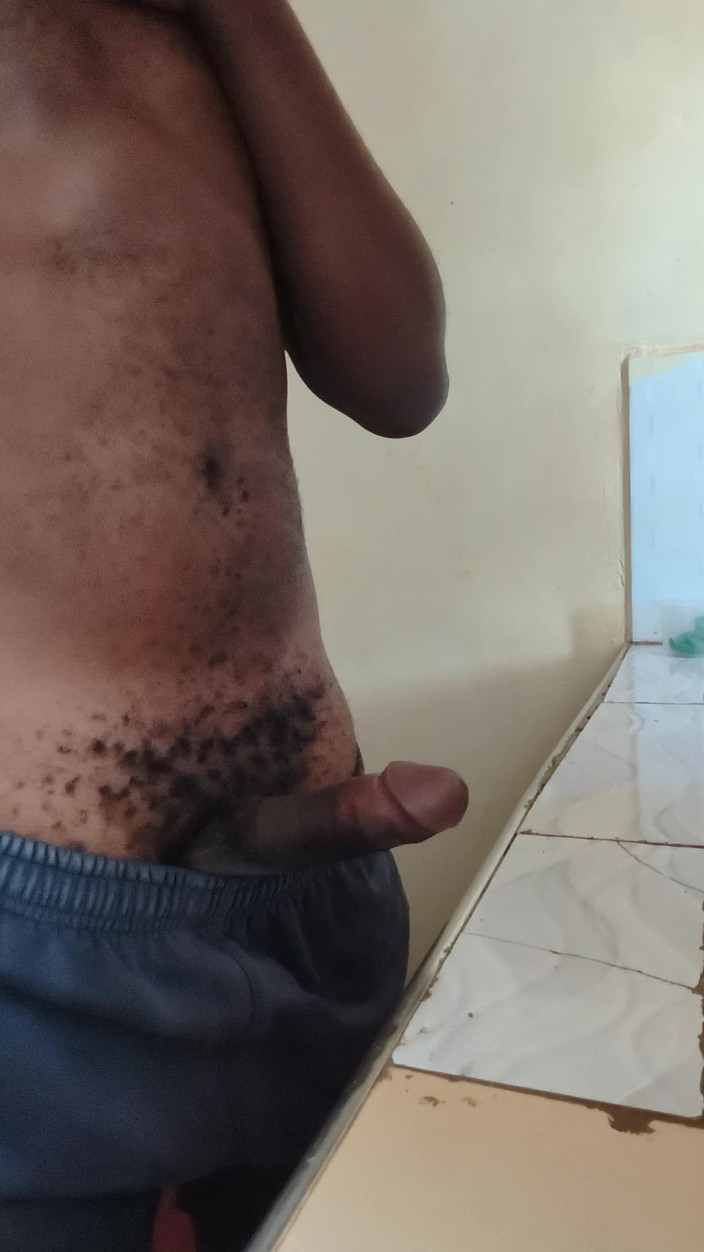 Kenyandick: Ensam pojkvän runkade sin hårda kuk tidigt på morgonen och...