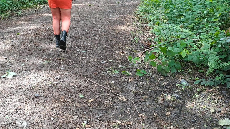 Sandra Falkenhauer: Ik Doigter Dans les Bois!