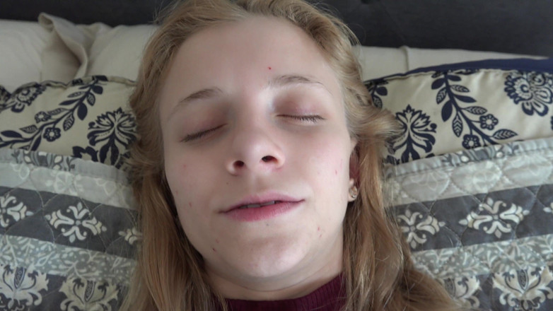 ATK Fans (Girlfriends): Virtuele date - Riley speelt met je pik