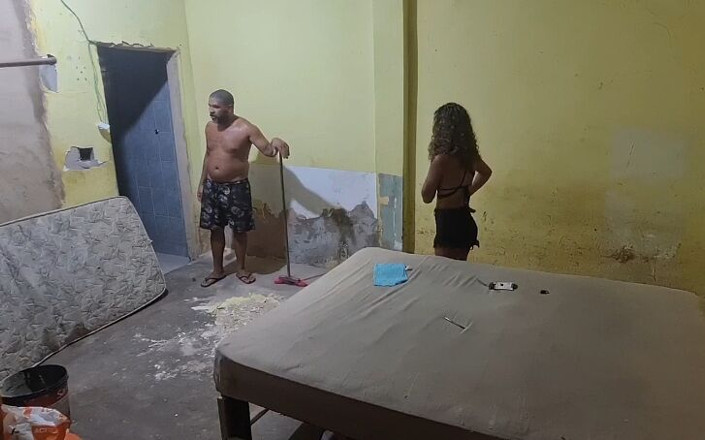 LeoOgro: Young Girl Seducing Bricklayer - Anal Teen