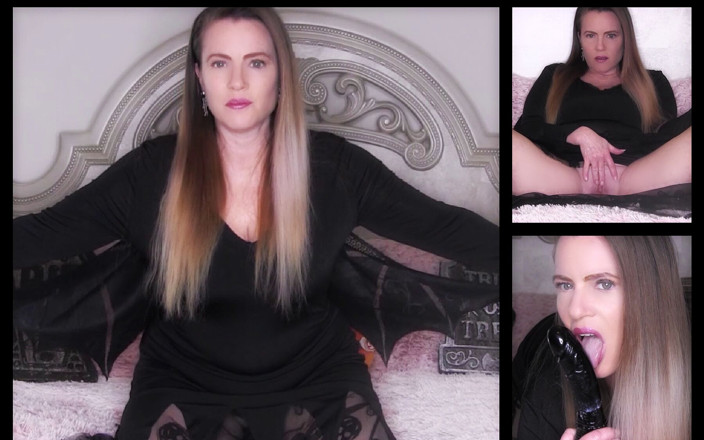 Nikki Nevada: Sexy upíří milfka Nikki Halloween 2022 dildo sání a šukání s joi