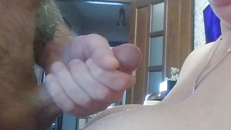 Zona901: Première pipe par ma belle-mère et éjaculation sur les seins n ° 2