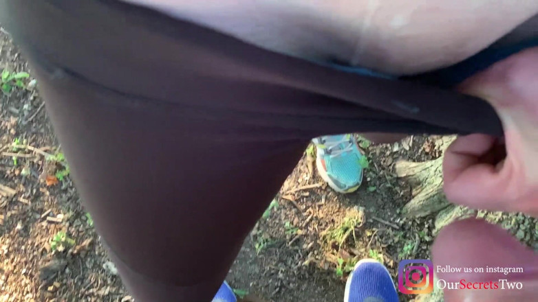 Our Secrets: Komm in ihr höschen beim wandern im wald - sehr riskant...