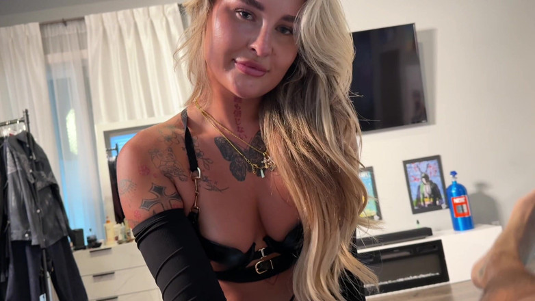 Teddy Tarantino: Si blonde bertatu Brit Ali Roses menunggang batang besar Teddy...