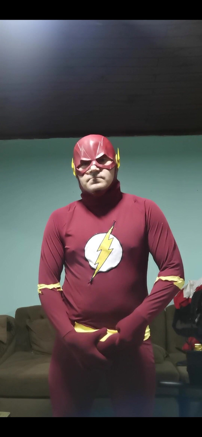 Rokkuman: Flash Cosplay fierbinte
