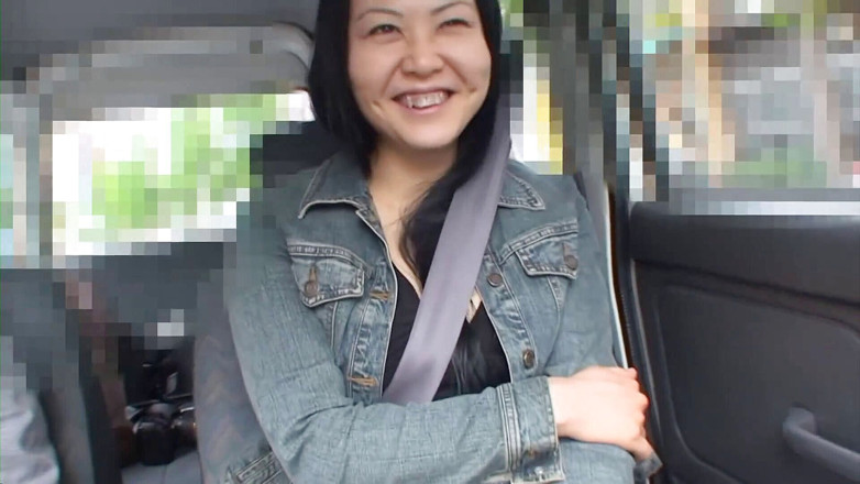 Asiatiques: Mädchen wird abgeholt und gebeten, zu masturbieren