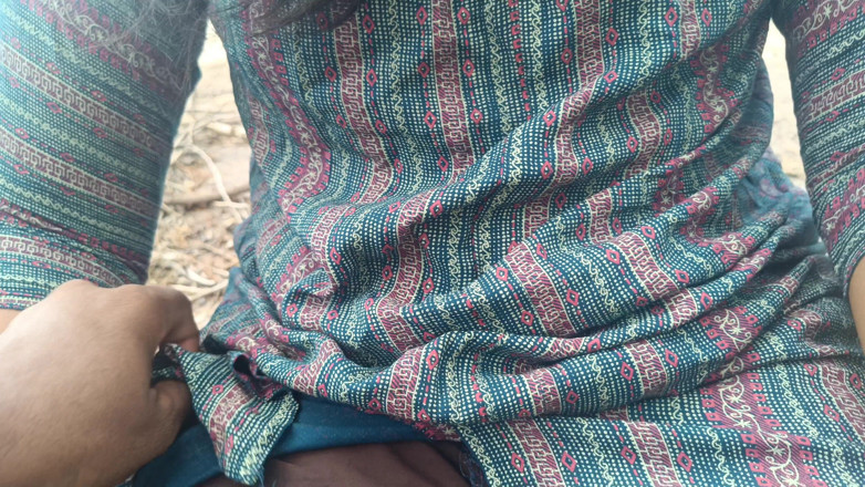 Magilmathi: Swipe Pussy White Cream
