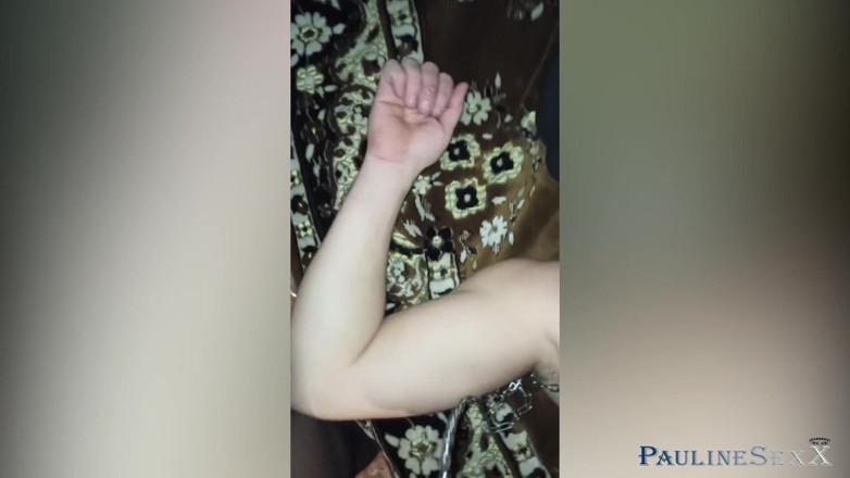PaulineSexX: 愛人は部下を支配し、彼の顔の上に座り、猫を舐めるように命じます