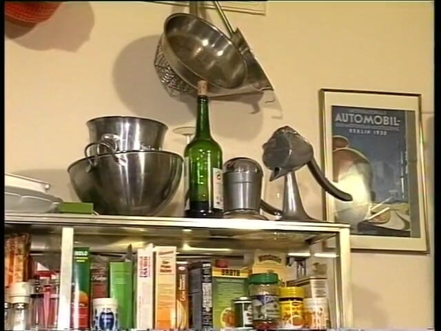 Naughty Girls: Tesão de lésbicas milf fazem sexo incrível na cozinha