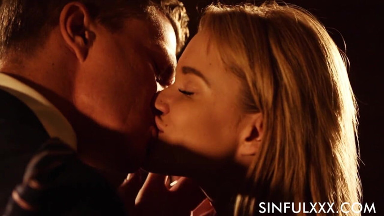 Sinfulxxx: Romantico camino sesso di SinfulXXX