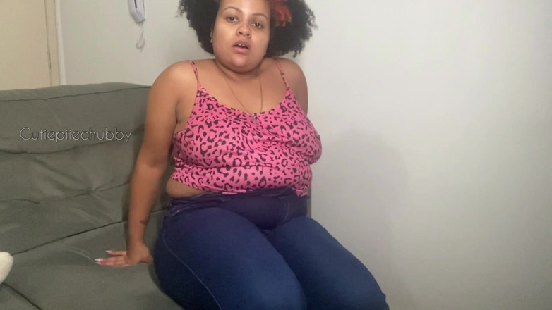 Cutiepiie Chubby: Stiefmoeder scheten latend om stiefzoon vol klaar te laten komen