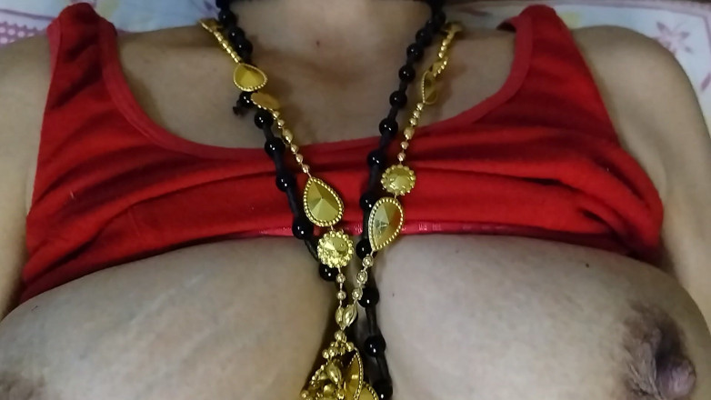 Xoxo Times: Bhabhi steckte sexzeug in muschi ein und nahm muschisaft heraus