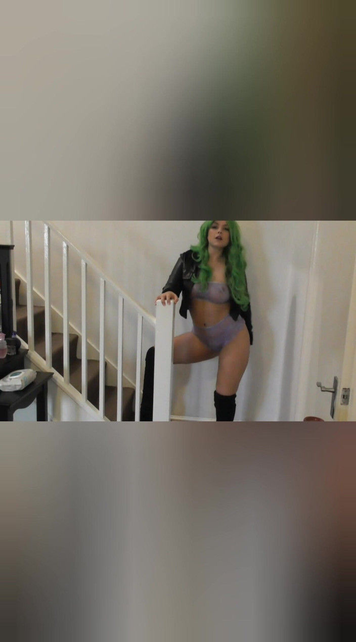 Mandy Foxxx: 内衣和放荡的服装汇编