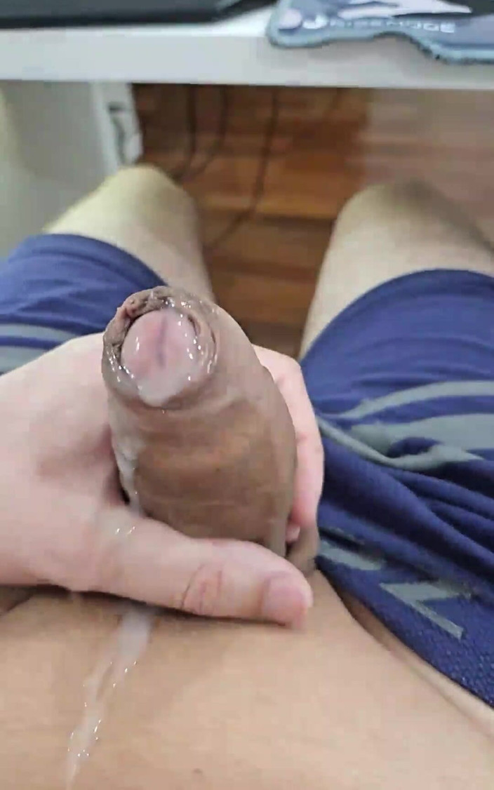 Lkdick8: 一个又大又多汁的阴茎