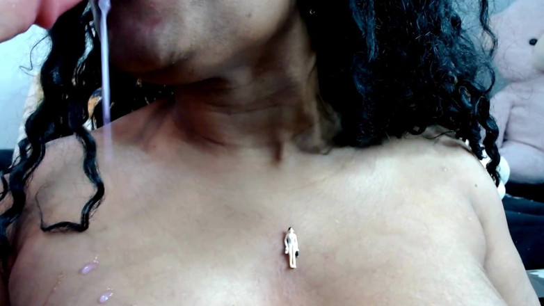 Maeling: Macecha potopí v mrdce velkého bílého ptáka - Ebony Ignorant Giantess...