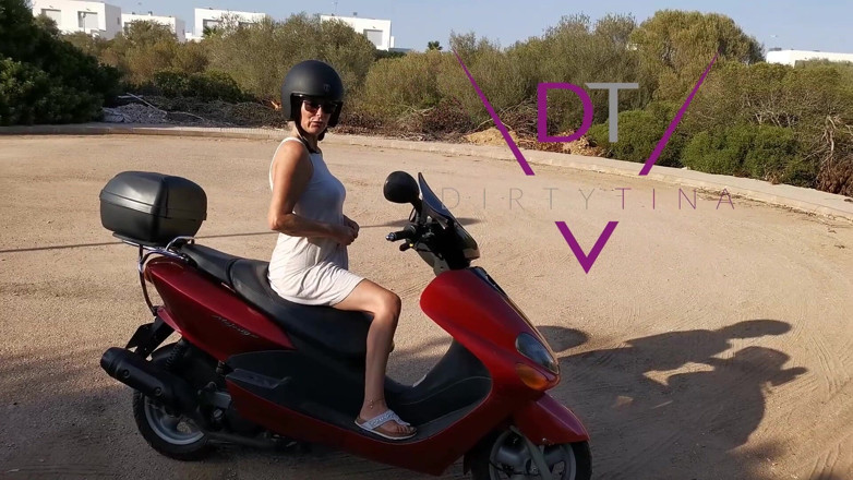 Dirty Tina: Şehvetli MILF Tina ile İşeme Yapıyor