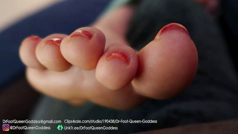 Dr. Foot Queen Goddess: Relaxing couch soles part 5