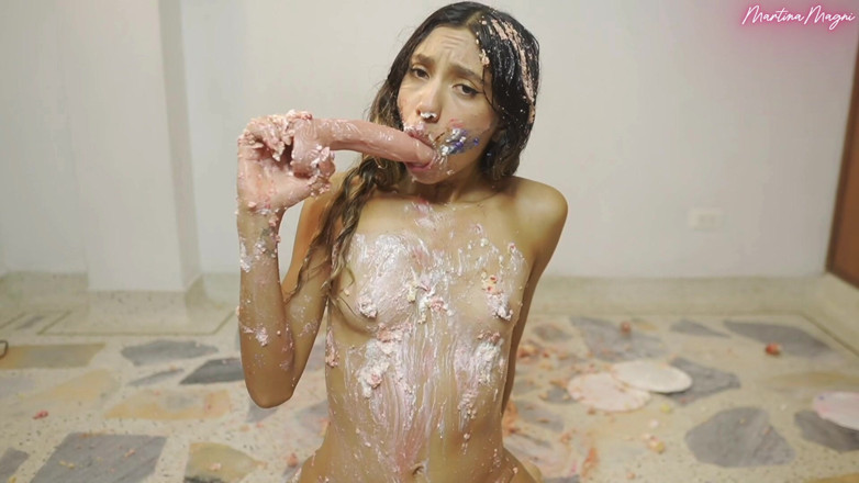 MartinaMagni: 我摧残我的衣服和三个蛋糕