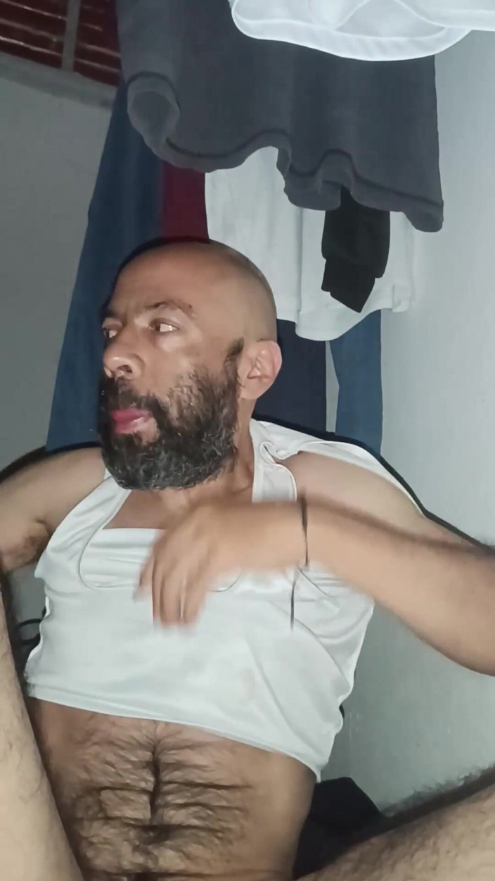 Jhonbahh: Agité, mais je me masturbe