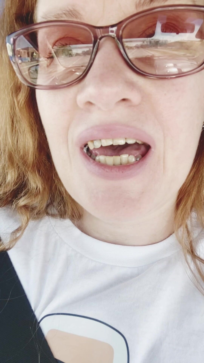 Vikki Georgia: Mall Toilet Pissing