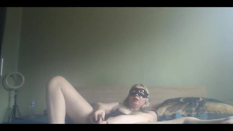 Blond Goddes: Poesje spelen