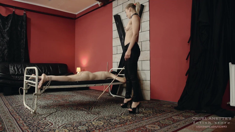 Cruel Anettes fetish world: Biciuire groasă