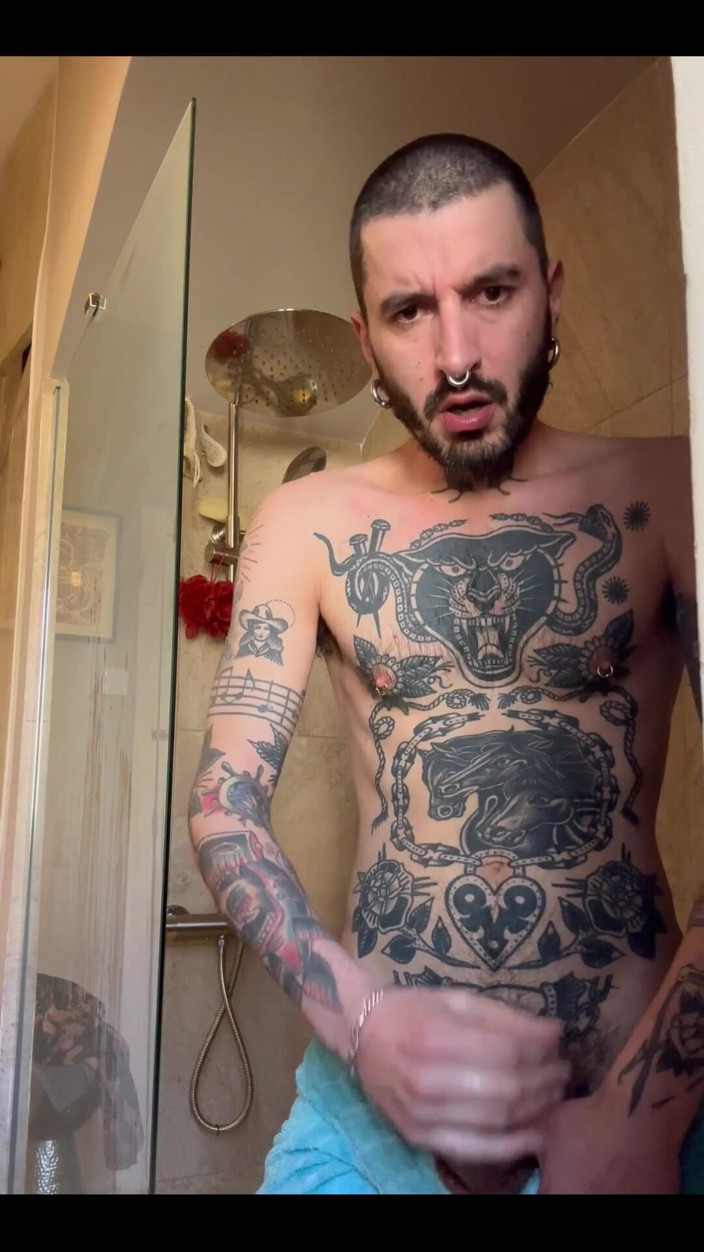 Stallion papi: Chuveiro comigo, gata
