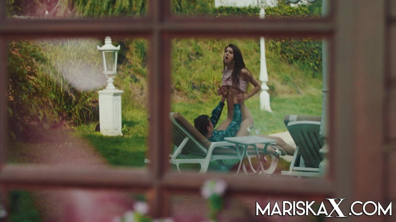 Mariska x: MARISKAX-フランスの十代のリナ・ルクサは彼女のお尻を犯されています