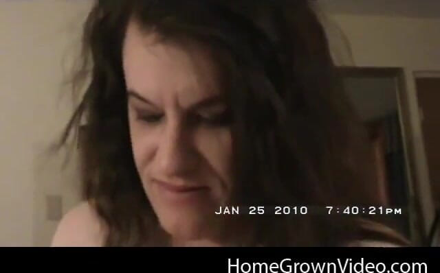 Homegrown Wives: Шар з'їдає дві товсті порції сперми kc